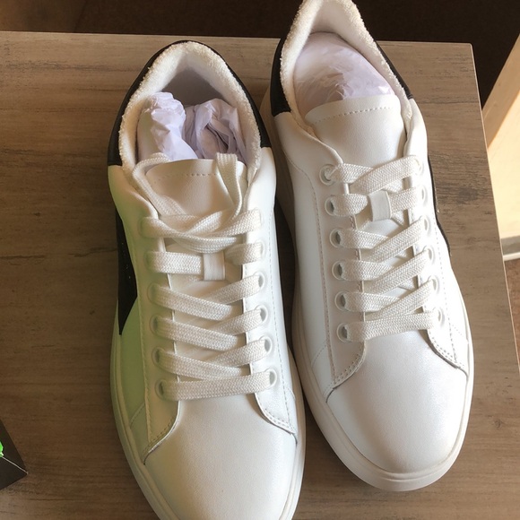NWB Kate Spade Charli White and Black Sneakers size 7.5 - Picture 4 of 13
